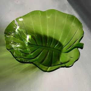 Vintage Villa D’Este Home Tivoli La Cucina Plastic Bowl Monstera Leaf